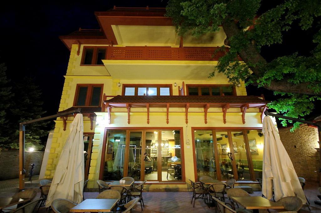 Vila Palic Hotel Exterior photo