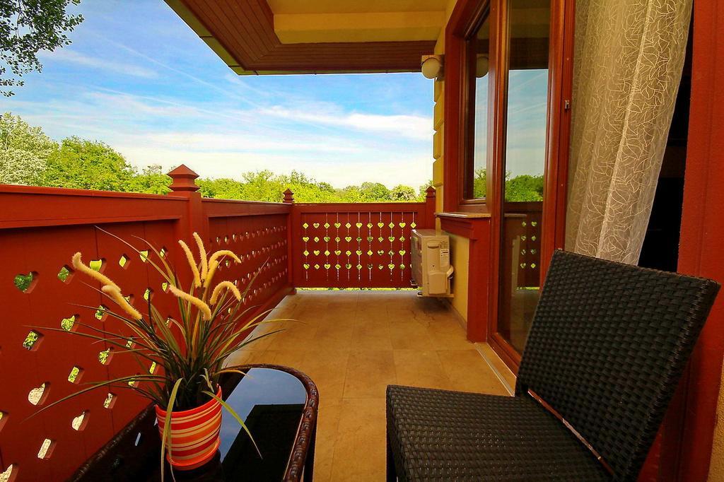 Vila Palic Hotel Exterior photo