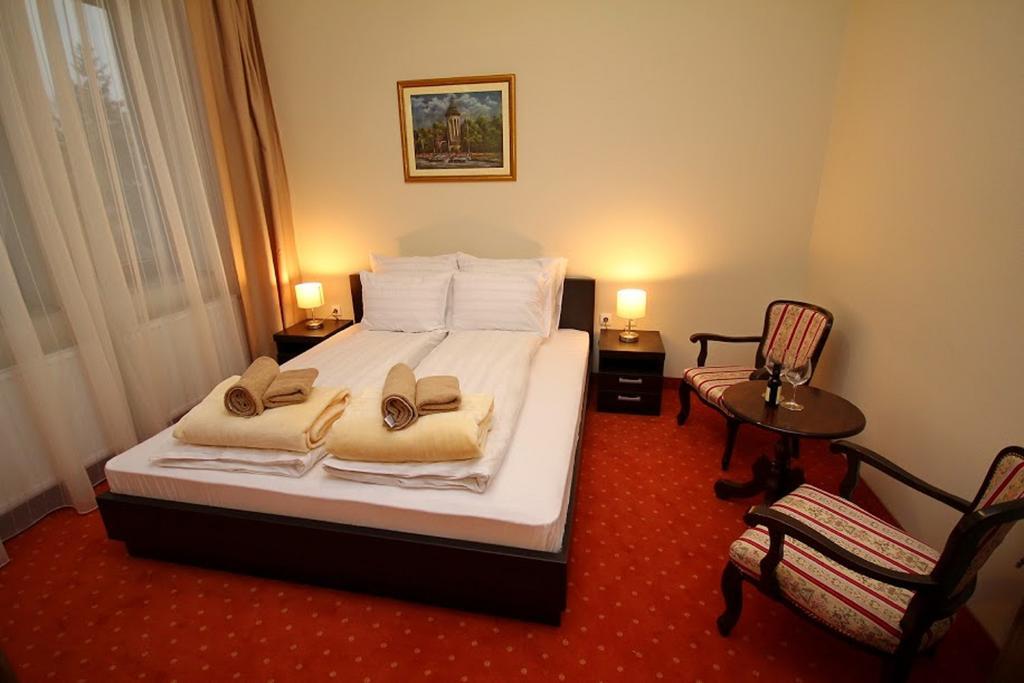 Vila Palic Hotel Exterior photo