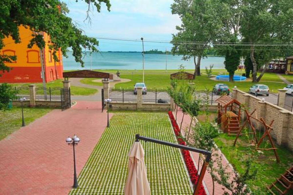 Vila Palic Hotel Exterior photo